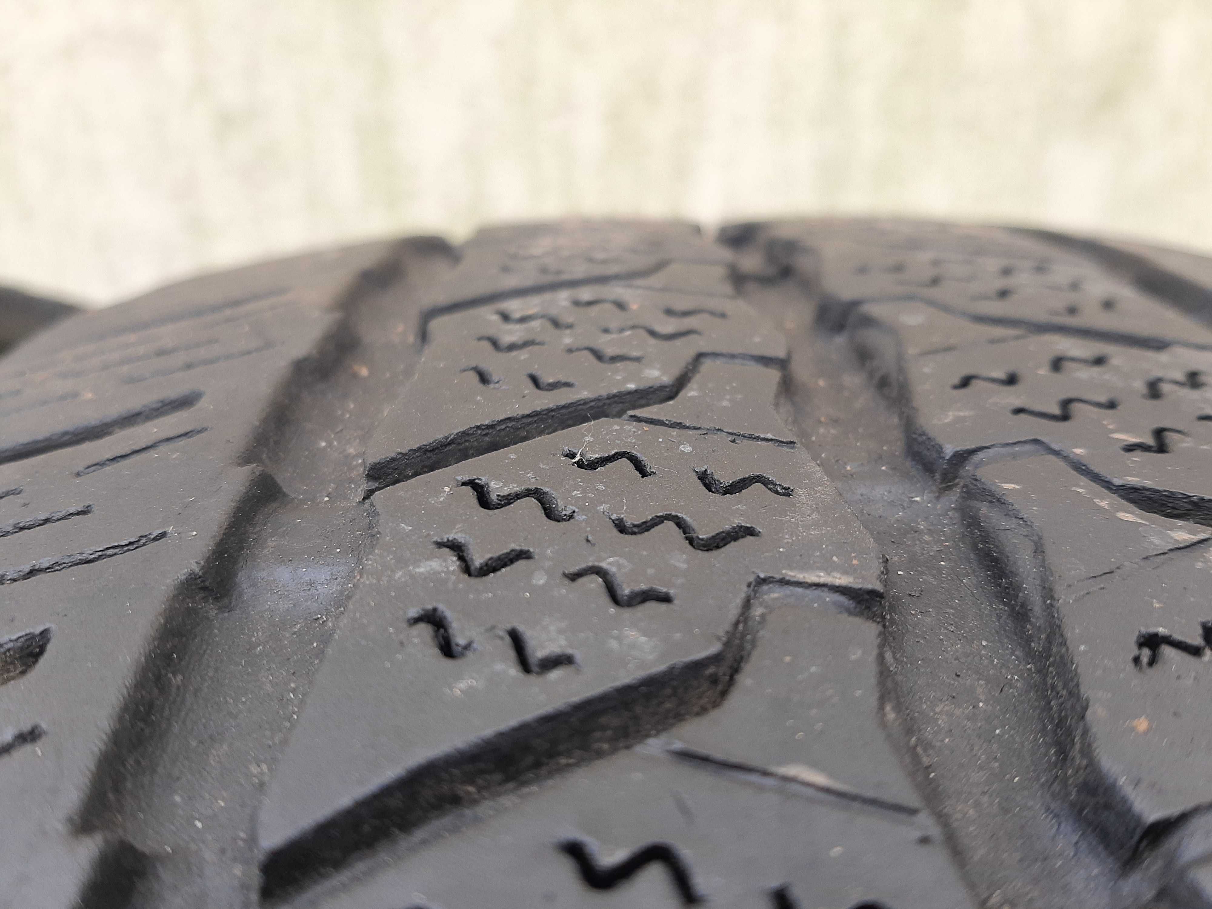 2x Opony zimowe 215/65R16C Continental VanContactWinter / 2021r/ 5,5mm