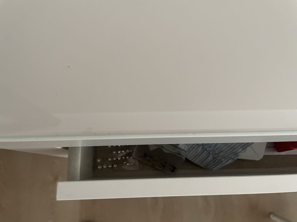 Sprzedam toaletkę Malm ikea stan bez wad