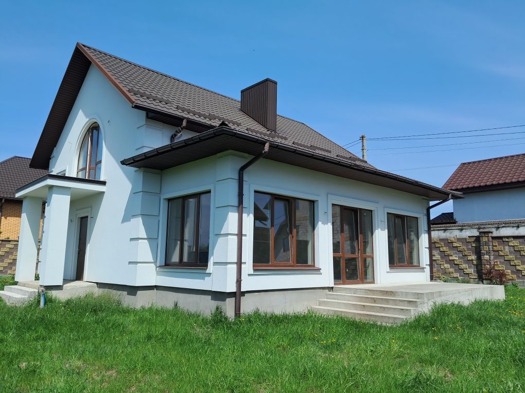 Продам будинок з внутрішніми роботами!