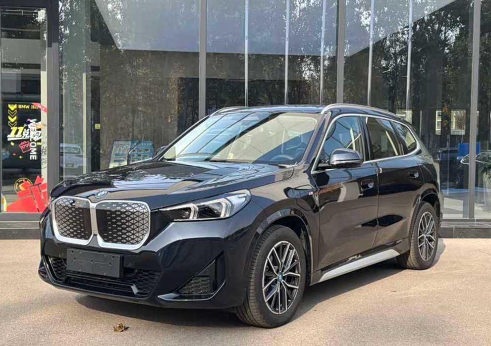 BMW IX 1 2025 року eDrive25L X Design Package