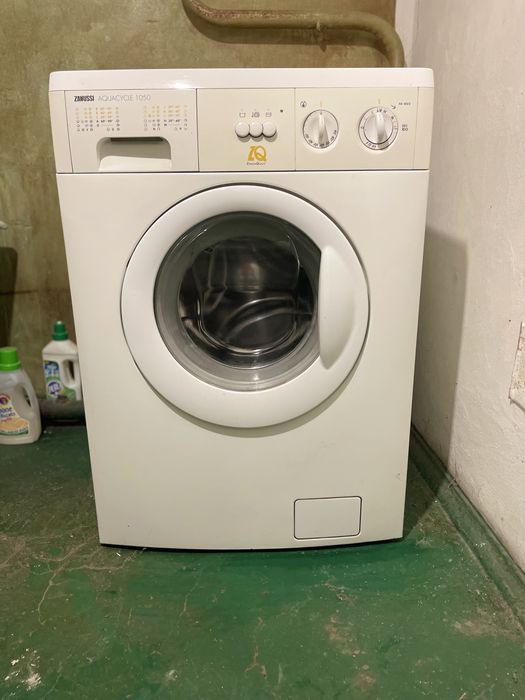 Стиральная машинка ZANUSSI AQUACYCLE 1050