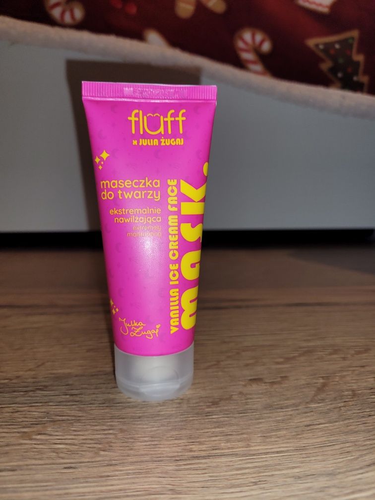Sprzedam maseczkę do twarzy Julia Żugaj × Fluff