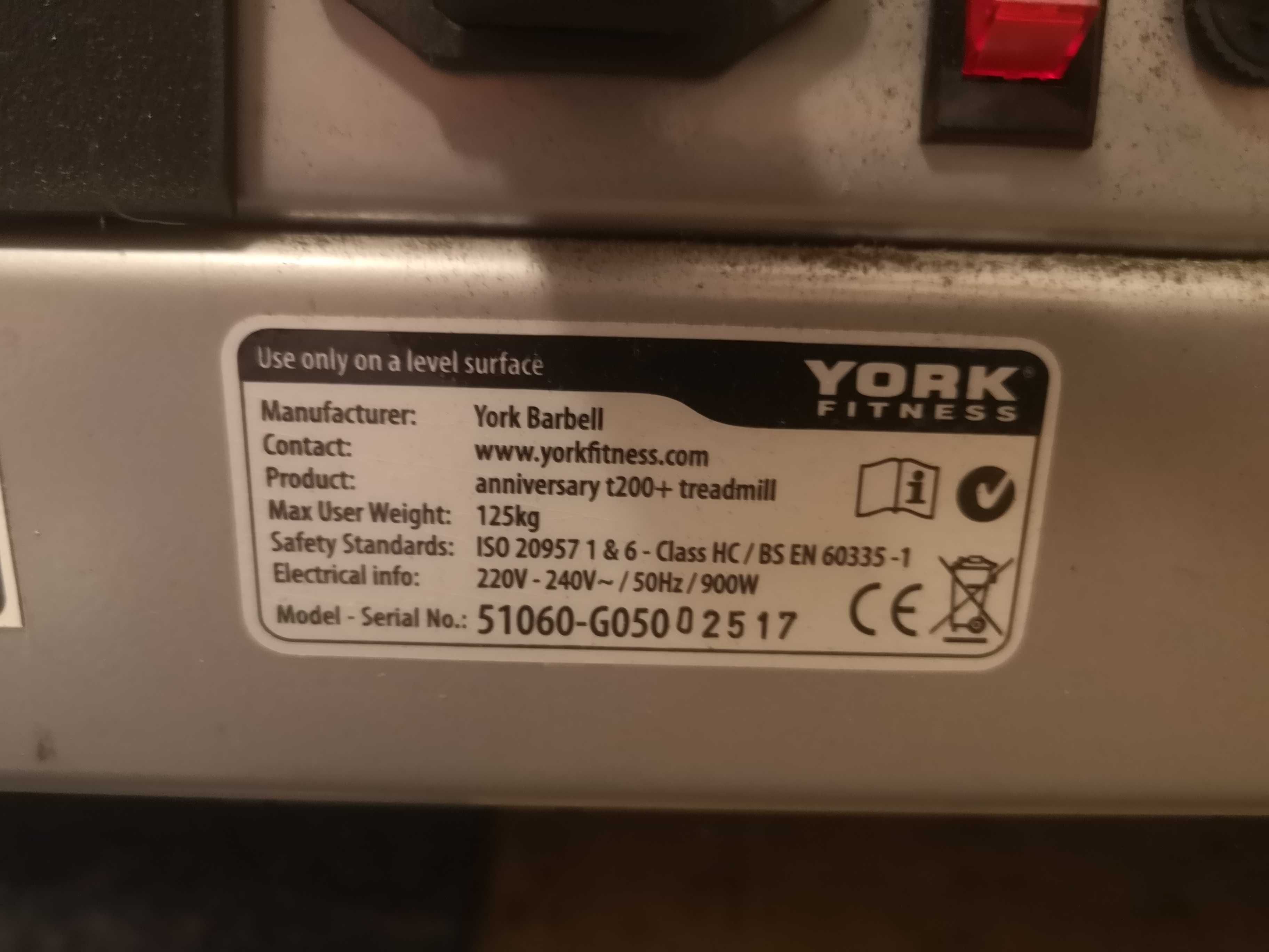 Bieżnia YORK T 200+