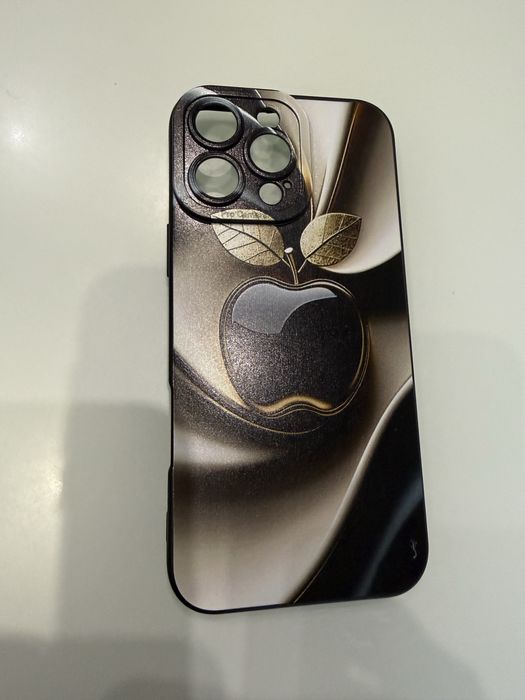 Продам чехол на iphone 16 pro max