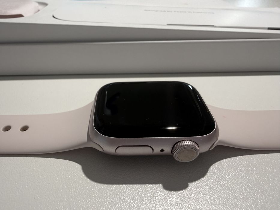 Apple watch series 9, 41 mm plus drugi orginalny pasek