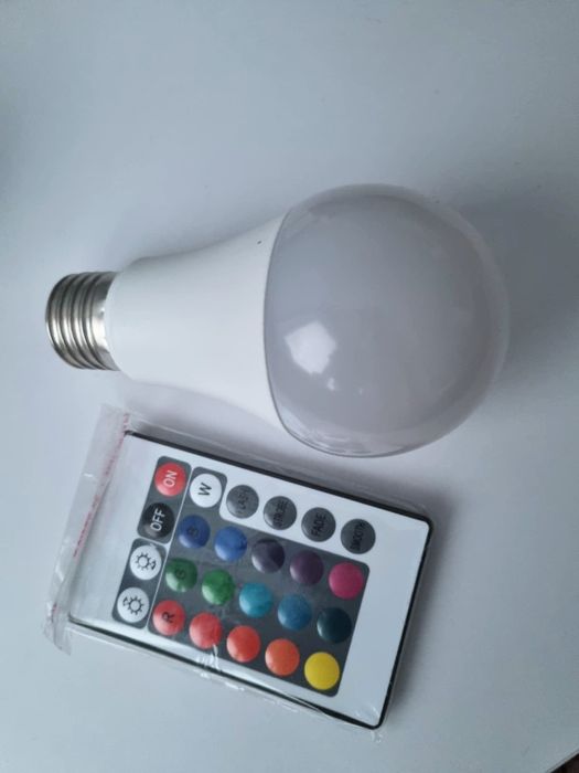 kolorowa żarówka z pilotem