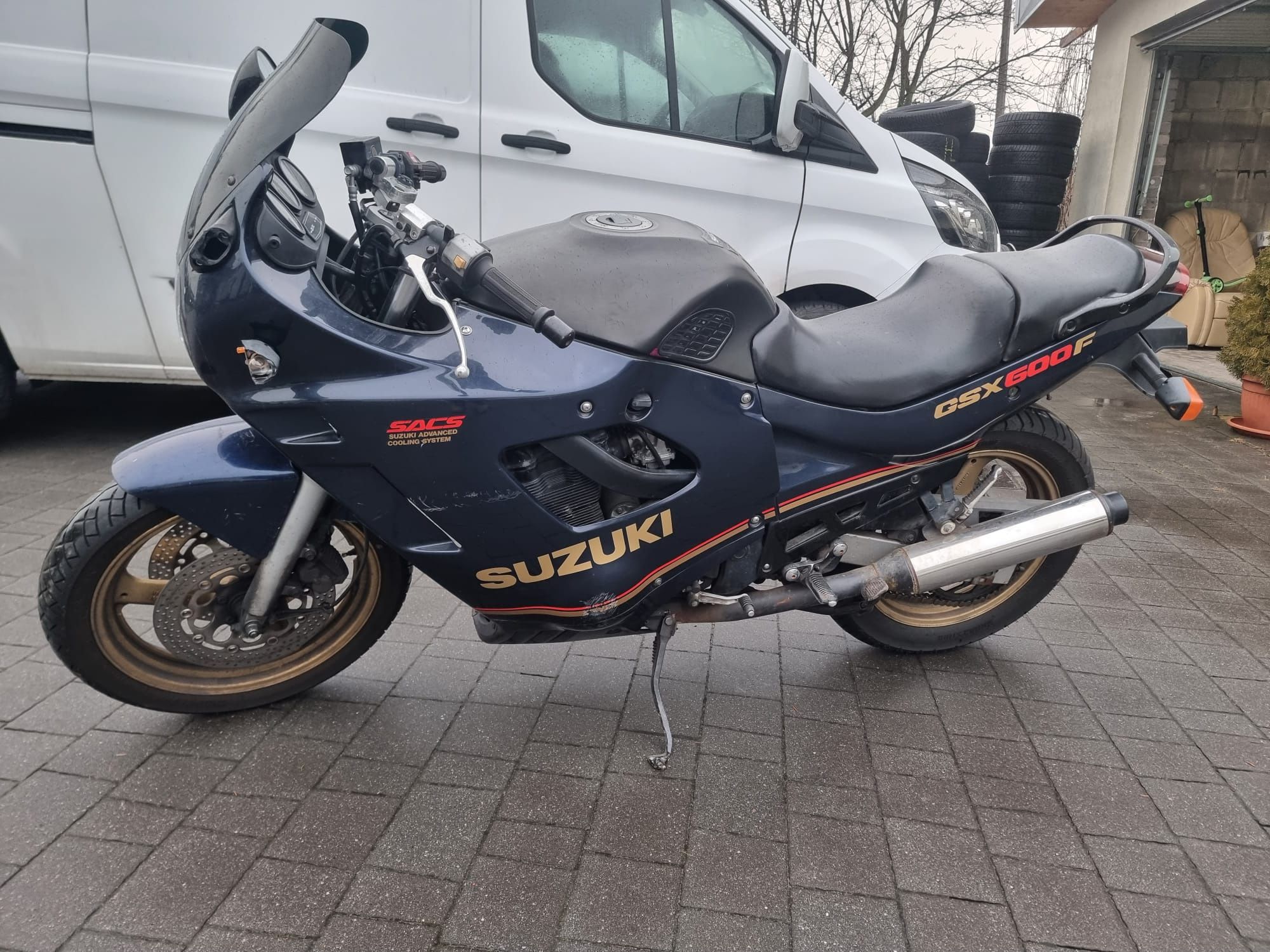 Suzuki GSX 600 F