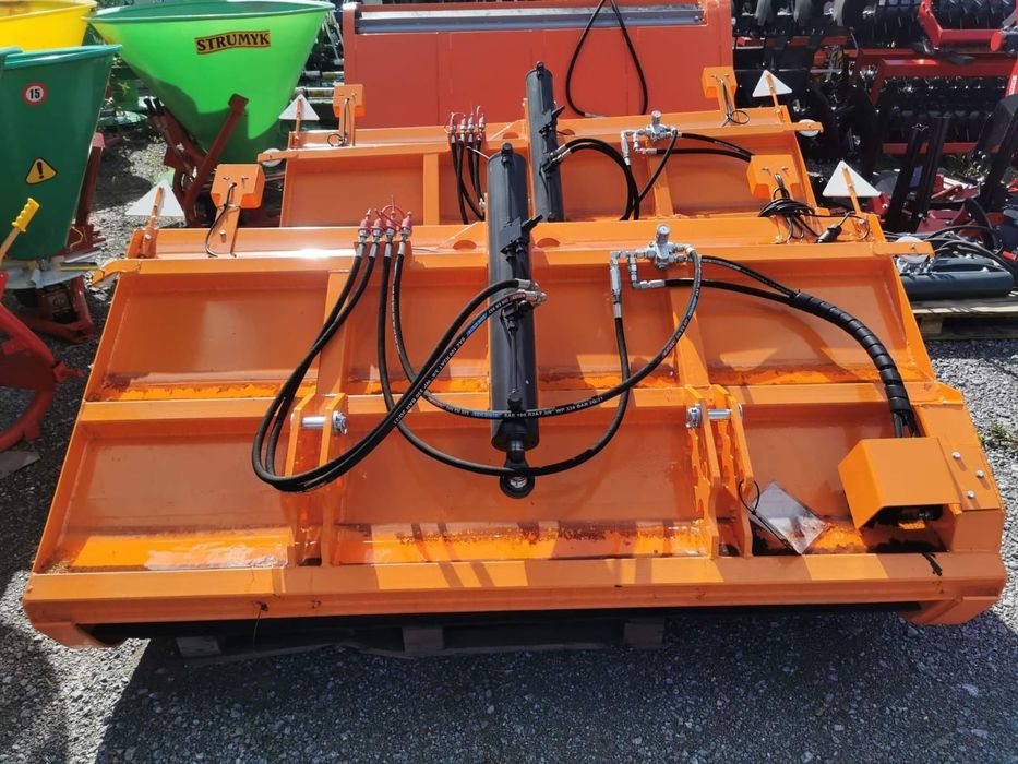 Solidna piaskarka solarka samozaładowcza do soli piachu posypywarka