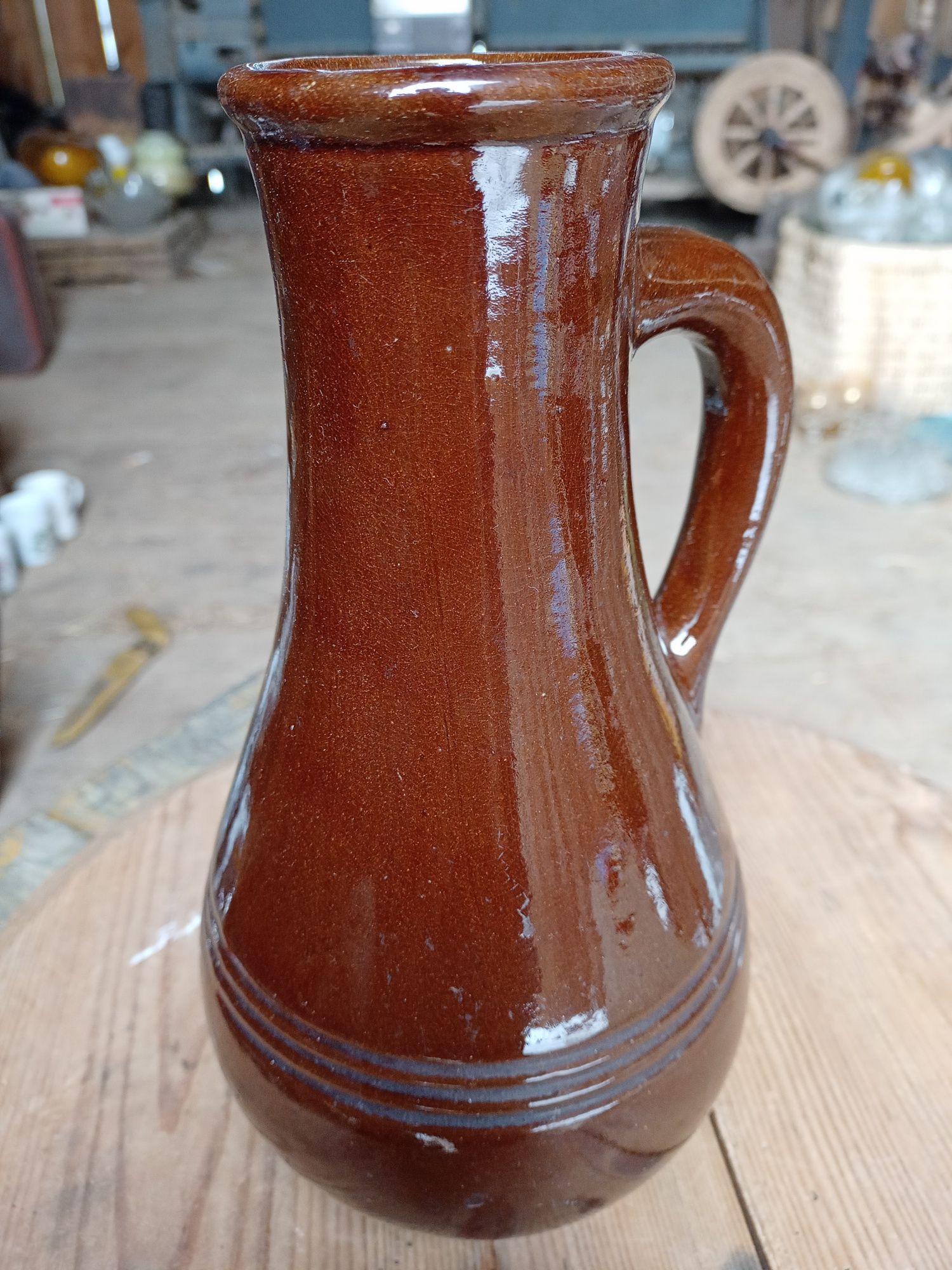 Stary dzbanek ceramiczny