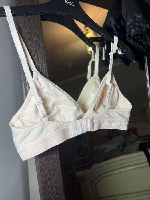 Бюстгальтер Calvin Klein Underwear бежевий
колір бежевий однотонний