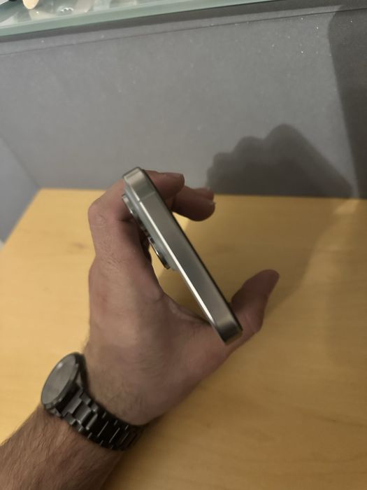 iPhone 16 Pro Max 256GB Natural Titanium – stan idealny, 97% bateria