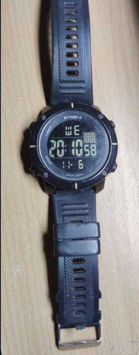 Електронні чоловічі часи SYNOKE