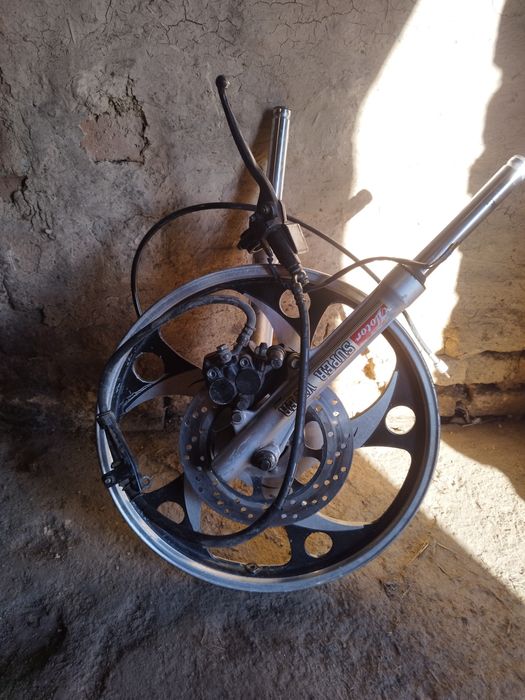 Колеса тормоза бак