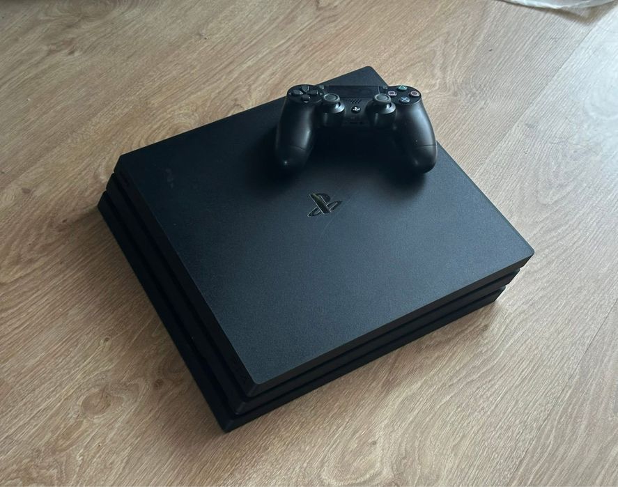 Sony PlayStation 4 Pro 1TB + 2 геймпади DualShock 4