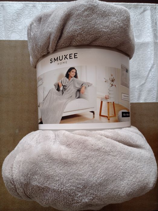 Koc z rękawami beżowy Smukee ciepły nowy narzuta 150*180