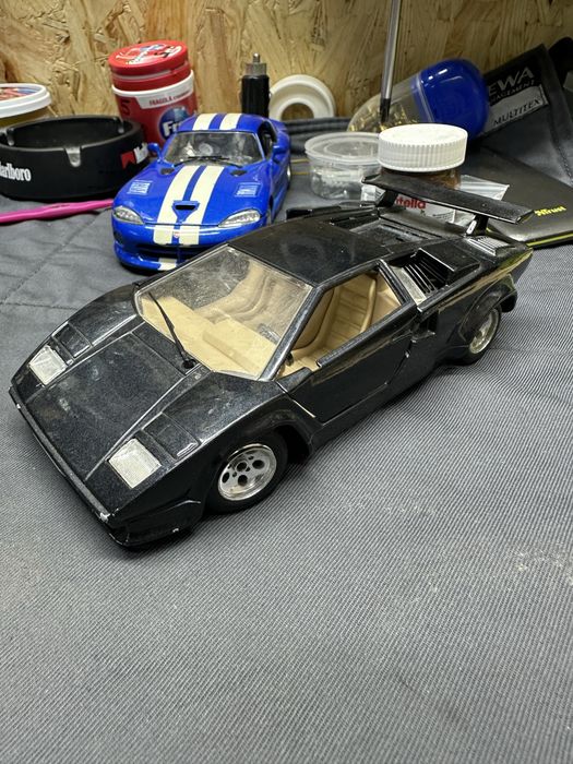 Модель авто 1/24 LAMBOGHINI Countact