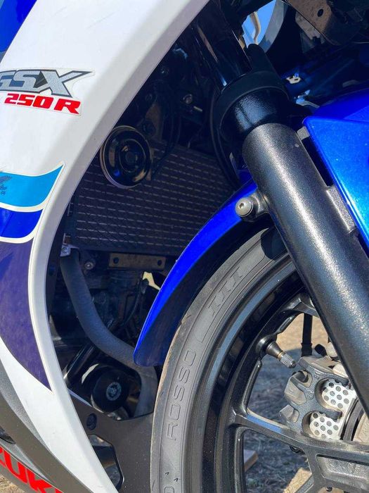 Мотоцикл Suzuki GSX250R