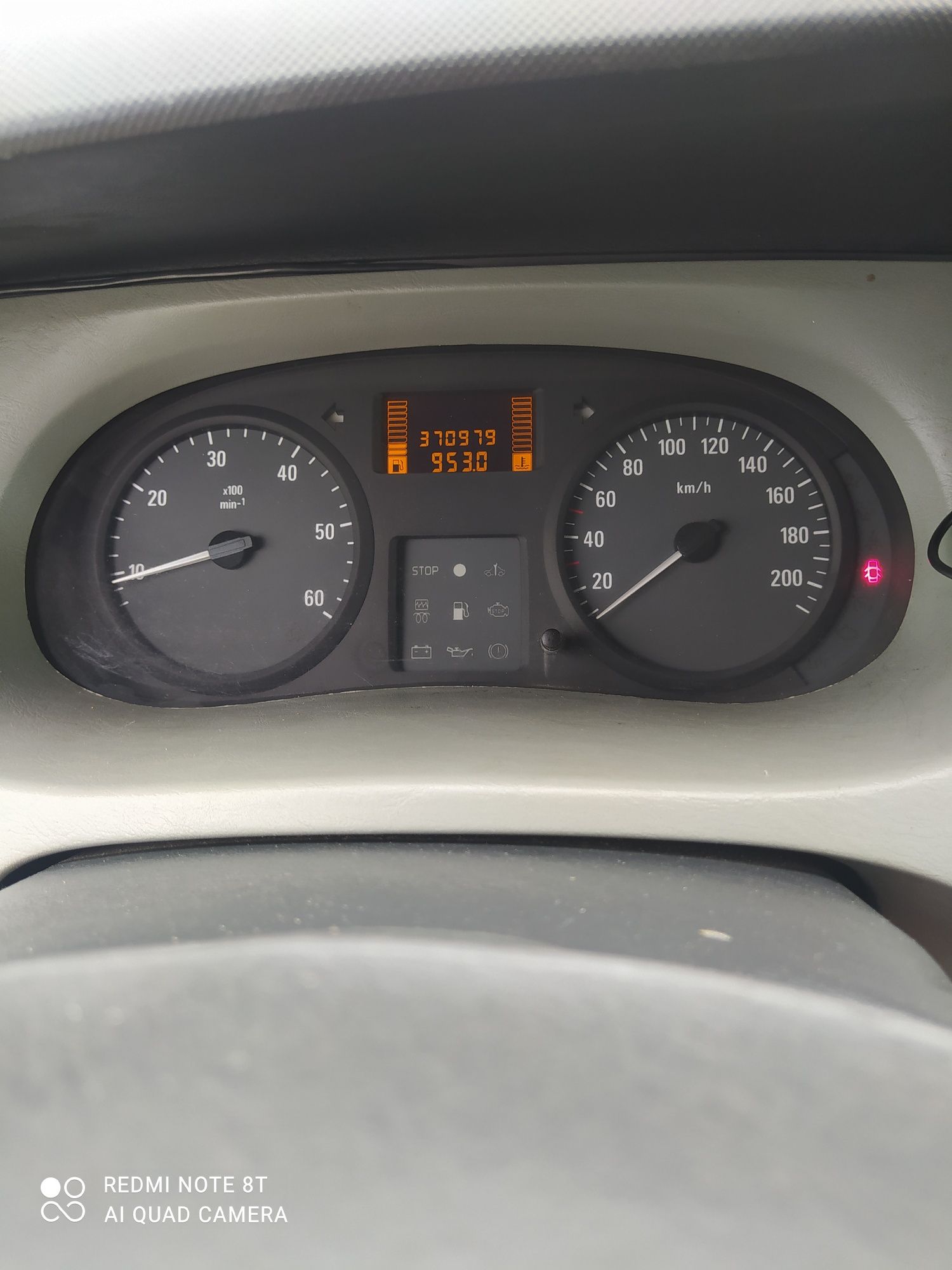 Opel Vivaro 2.5  2005 r