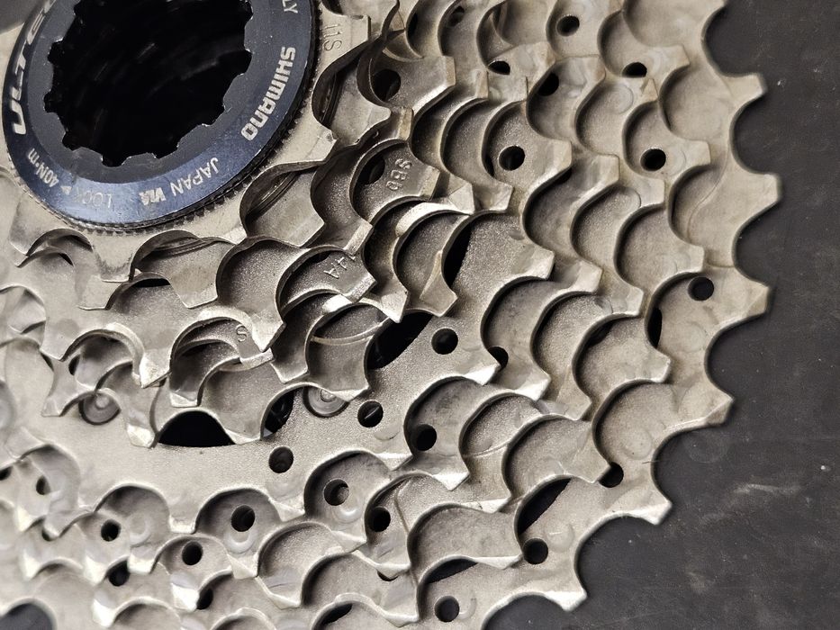 Kaseta shimano ultegra CS R8000  11s w komplecie z lłańcuchem KMC