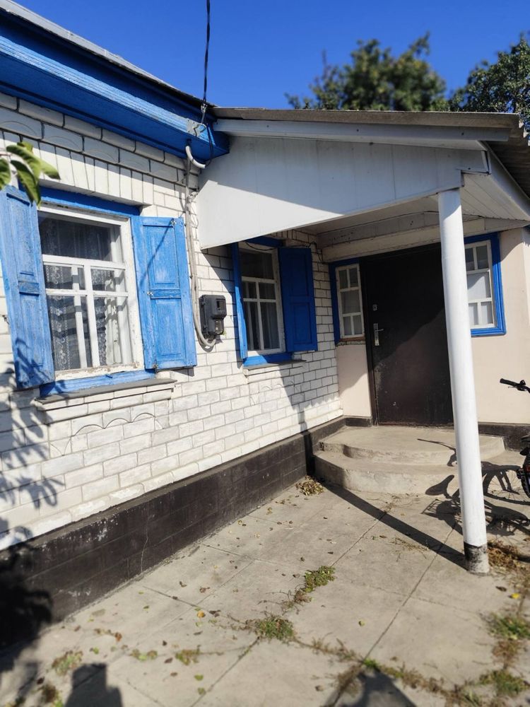 Продаж цегляного будинку