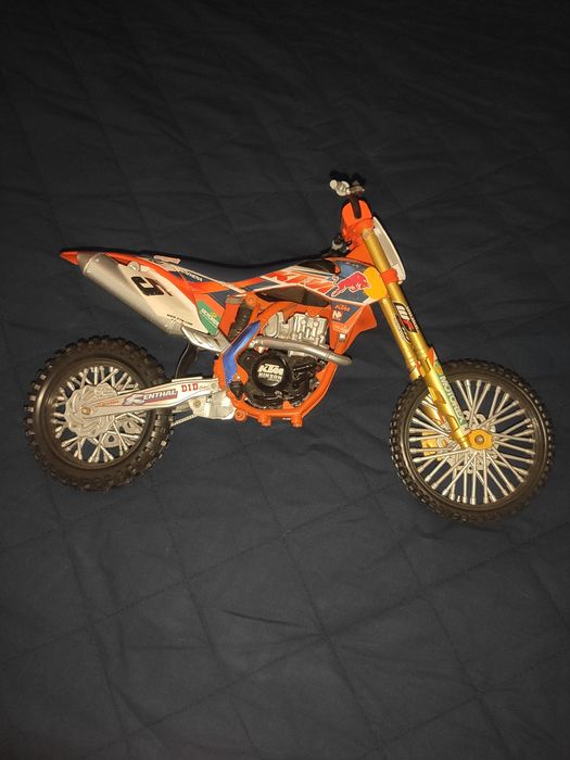 Мотик іграшковий KTM