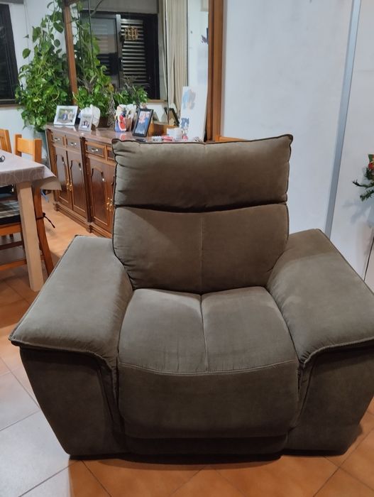 Vendo poltrona de esticar pernas