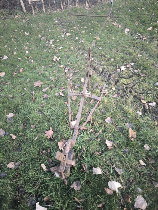 Obsypnik  konny do rządków ziemniaków wraz z opylaczem konnym