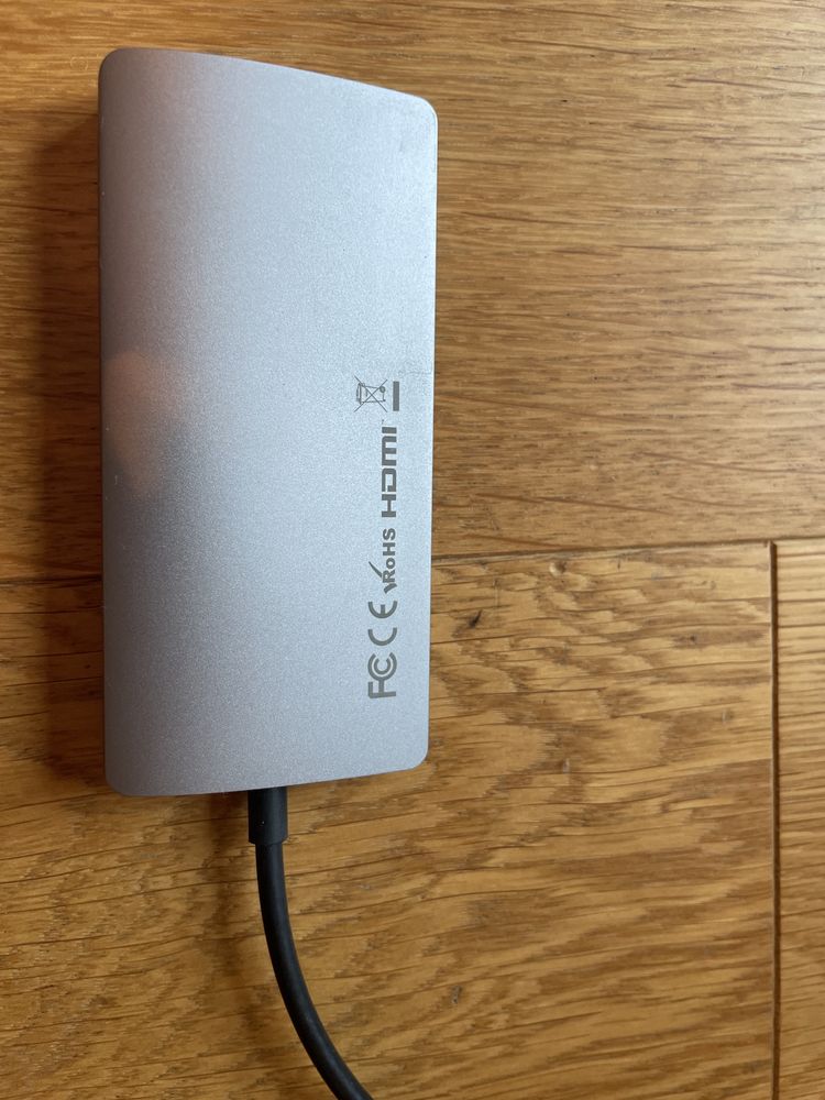 Hub USB C Satechi 8 w 1 z power delivery