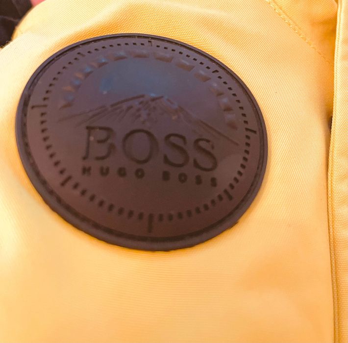 Lindo casaco Hugo Boss.