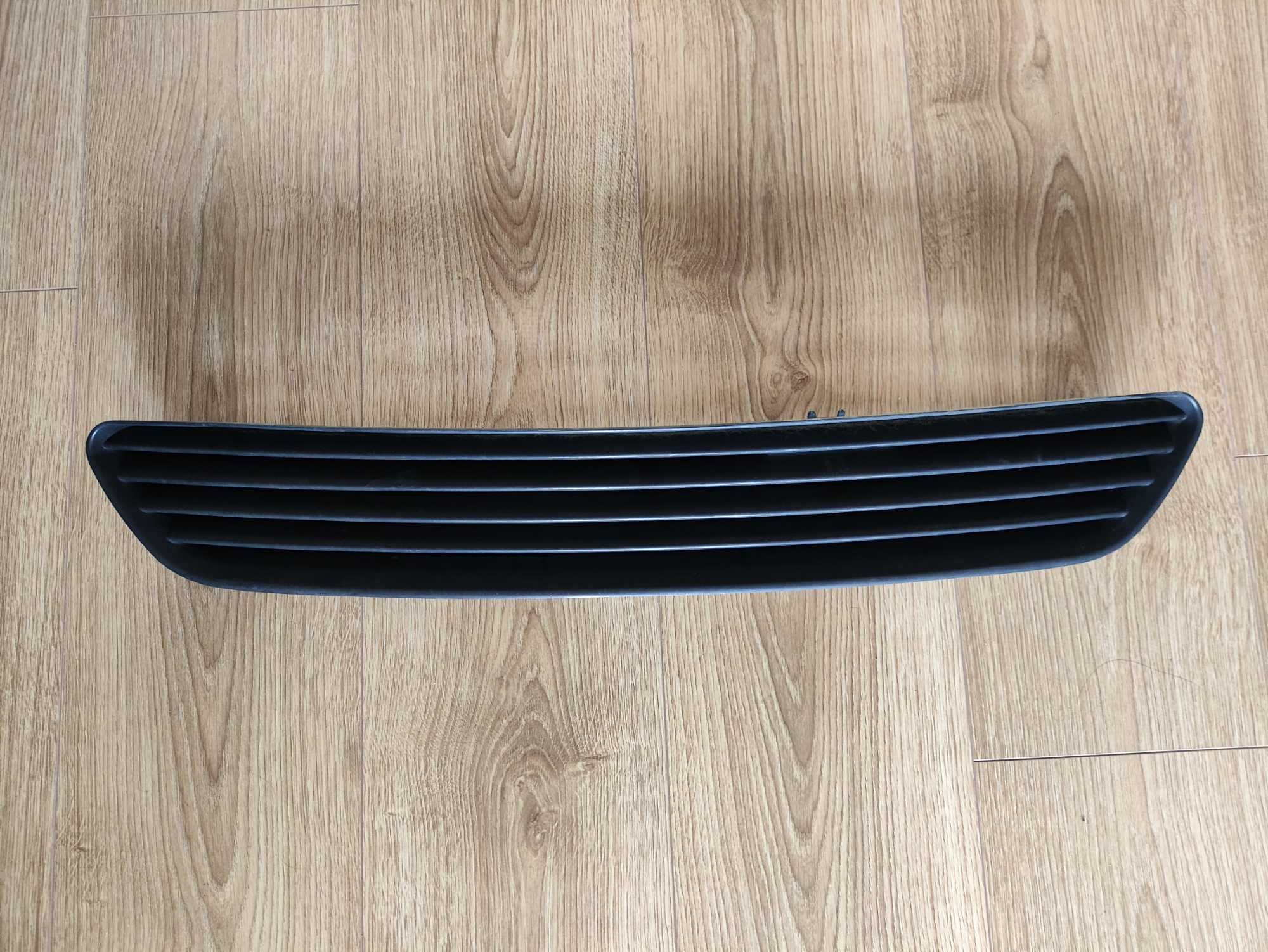 Grill, atrapa Opel Astra II
