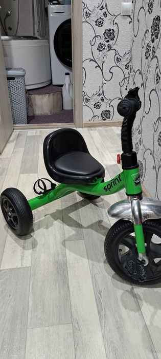 Дитячий триколісний велосипед Baby Tilly