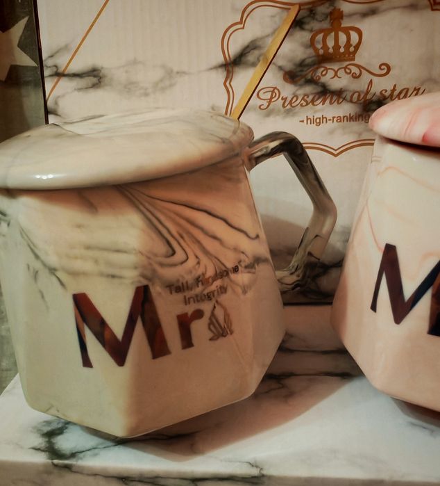 Zestaw kubków ceramicznych