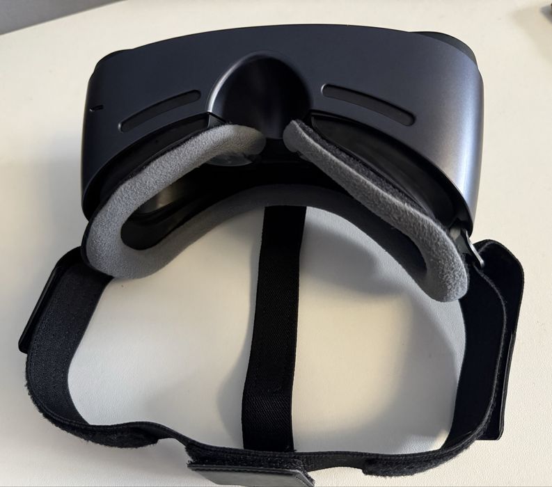 Віртуальні окуляри для смартфонів Samsung Gear VR