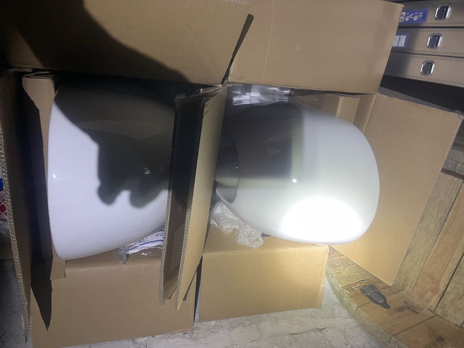 Унітаз Roca в ідеальному стані є 2 шт