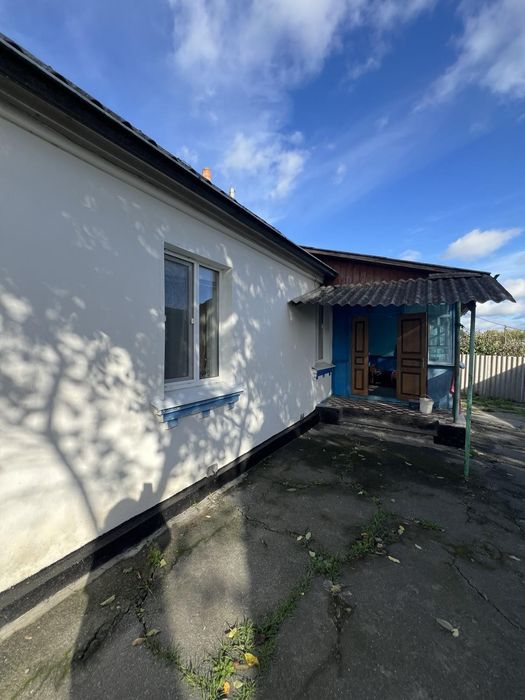 Будинок в селі Глибочиця