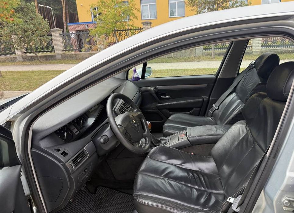 Продам.      Рено