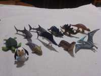 Bonecos de animais marinhos e dinossauros