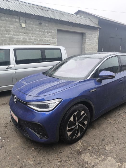 Aвтомобіль Wolwagen ID5 PRO