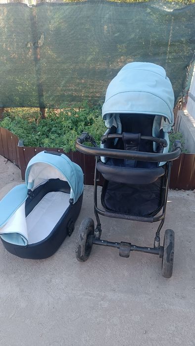 Продам коляску 2 в1