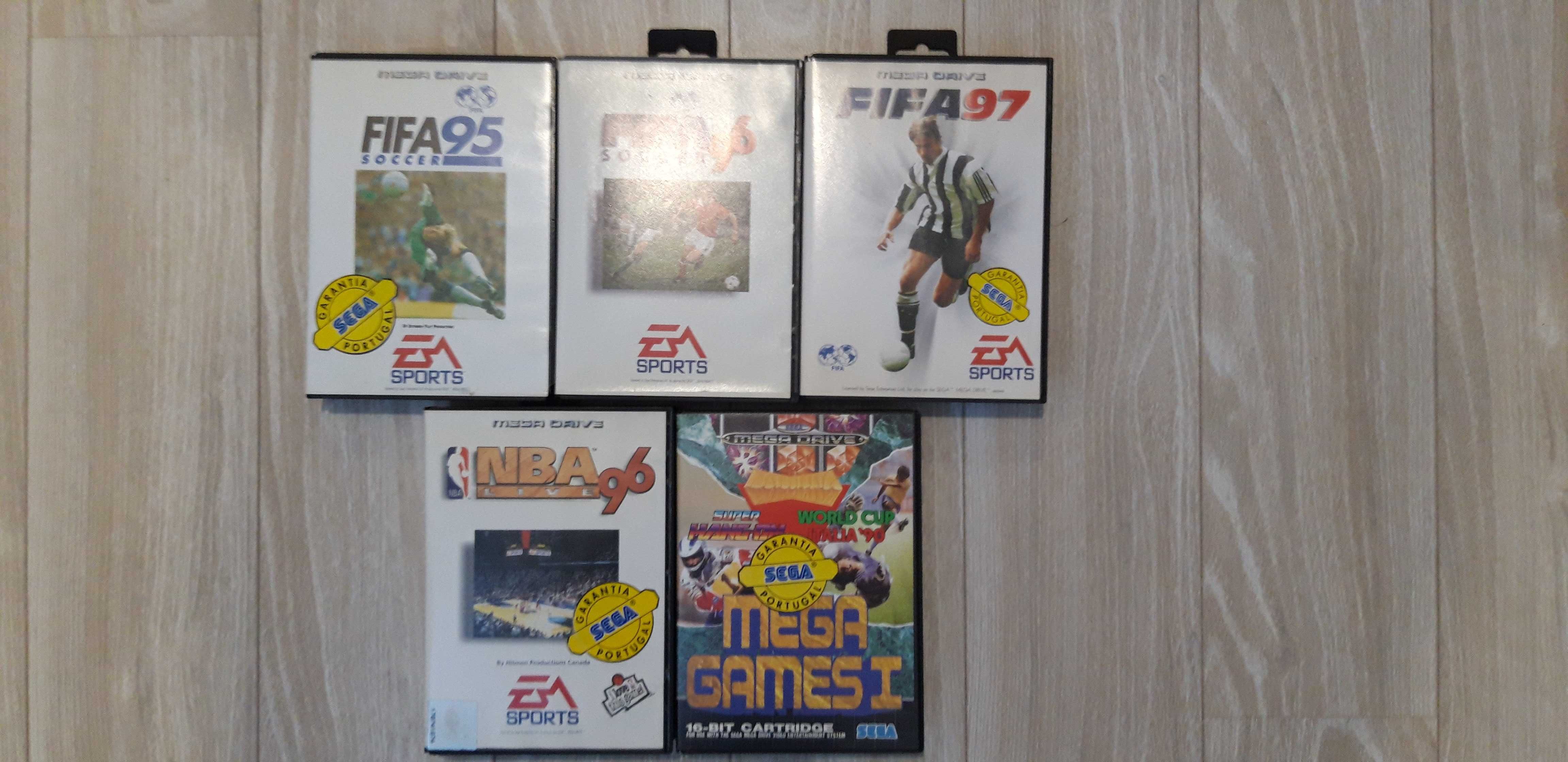 Consola Mega Drive II + 2 comandos + Jogos