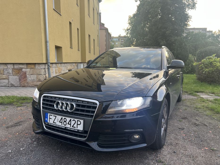 Audi A4 B8 Avant S-line TDI  | 2008 | CarPlay |
