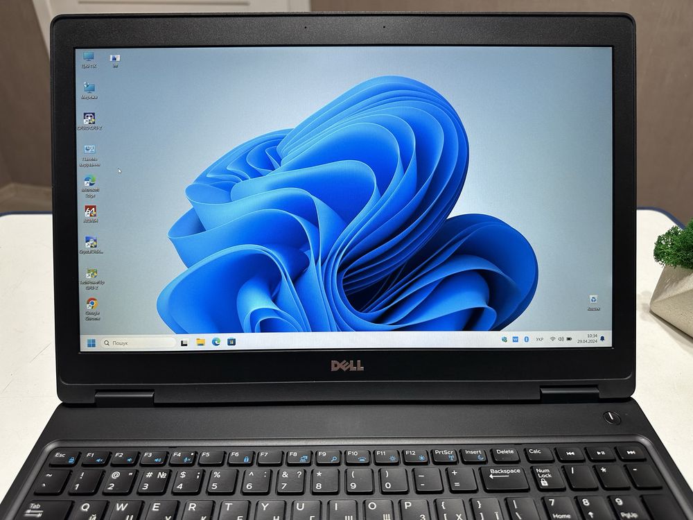 Dell Latitude 5580 15,6"FHD IPS | i7-7820HQ 8Core|16Gb DDR4 |SSD 480Gb