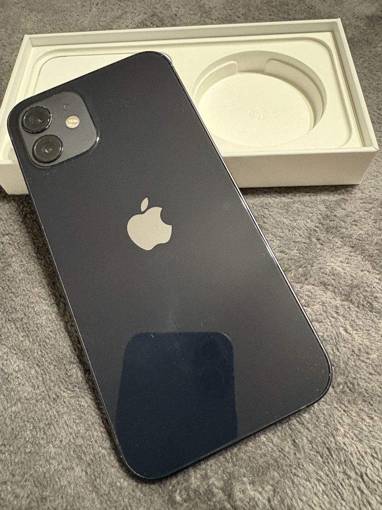 iPhone 12 w bardzo dobrym stanie