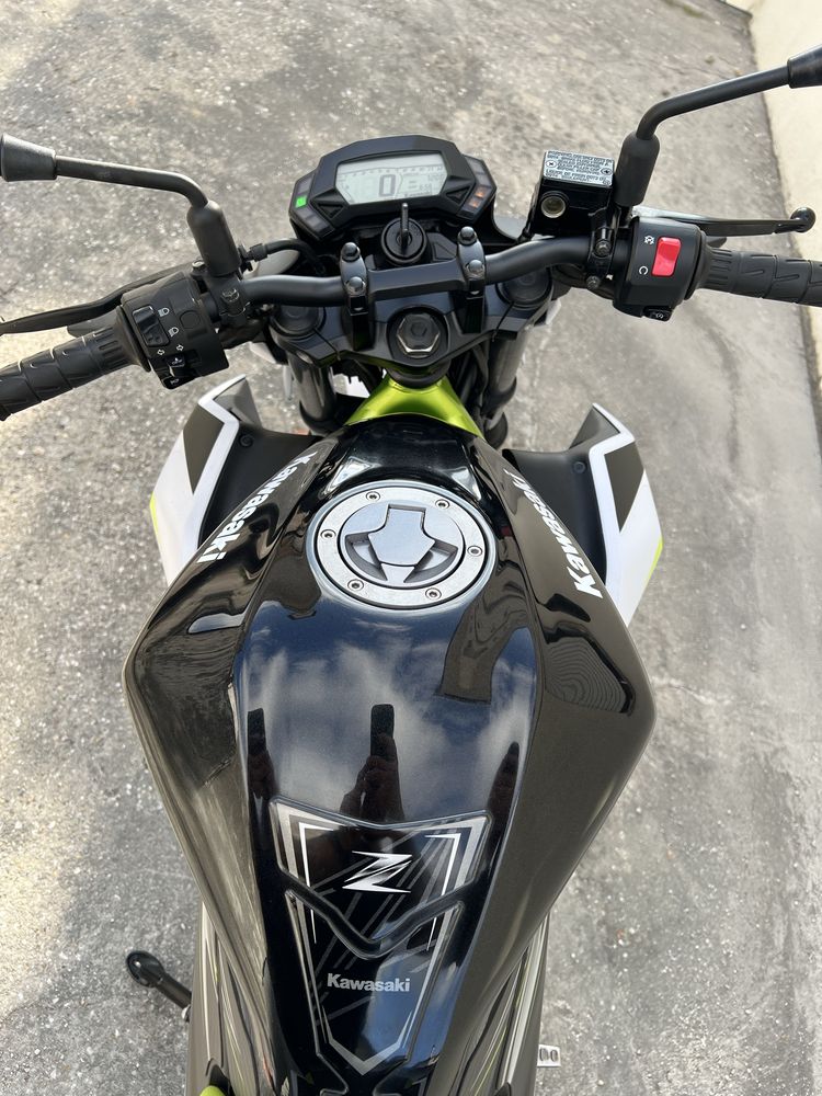 Kawasaki Z 125 .