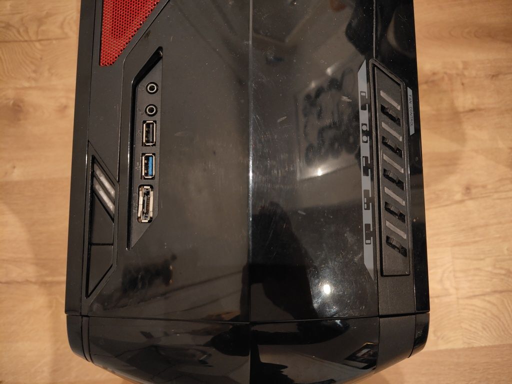 Full tower NZXT Phantom PHAN-001