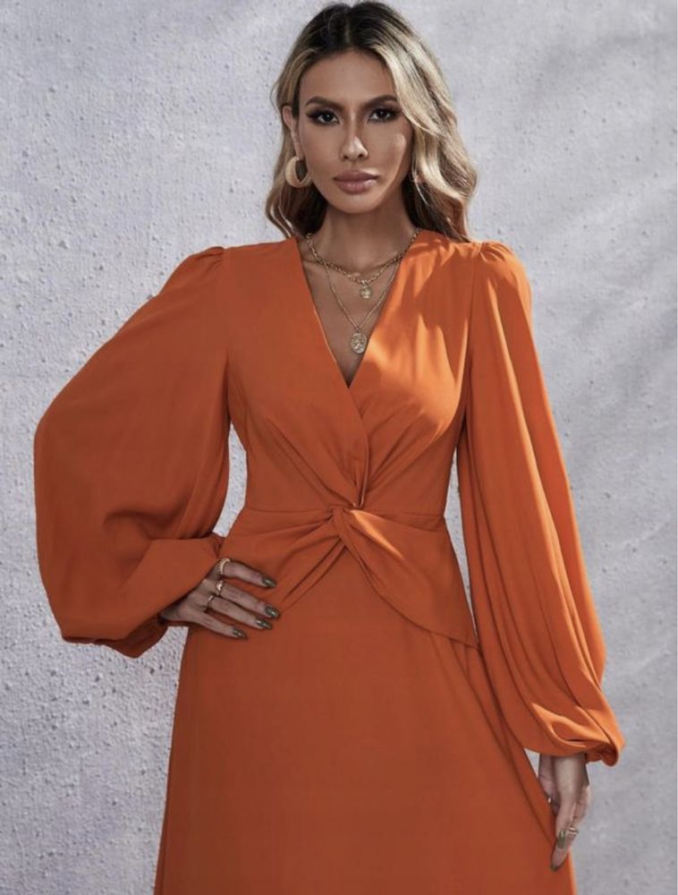 Шикарное платье в оранжевом цвете
