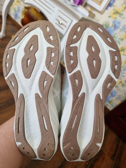 Оригінал 100% кросівки чоловічі asics dynablast 5  euro 44.5