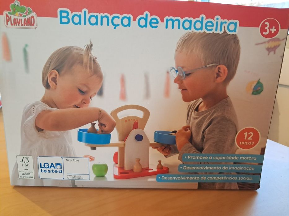Balança de madeira +3anos