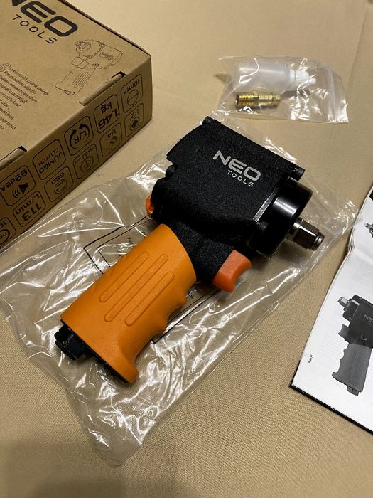 Польща  Ударний Гайковерт пневматичний NEO Tools 14-006