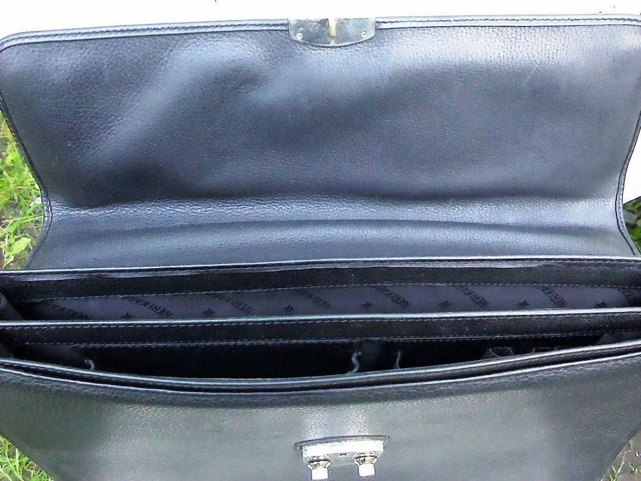 Продаю кожанный портфель " NERI KARRA "